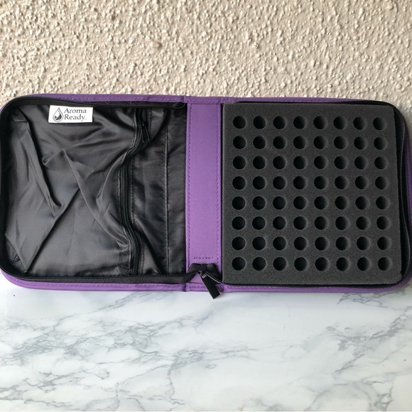 Essential oil Sample Case with Foam Insert (Holds 64 Vials) dōTERRA young living - Picture 3 of 5